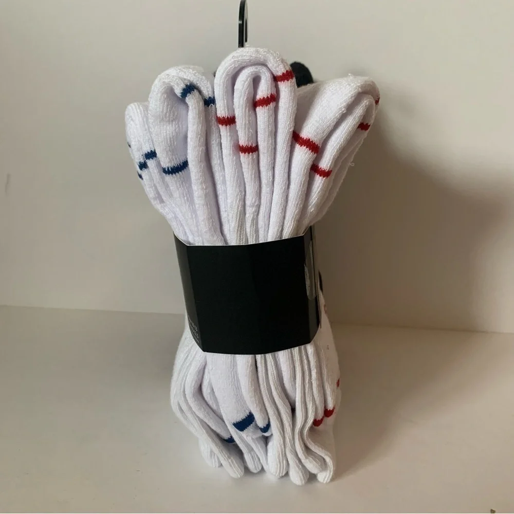 NWT. TRUE RELIGION Men’s 8 Pack Crew Socks